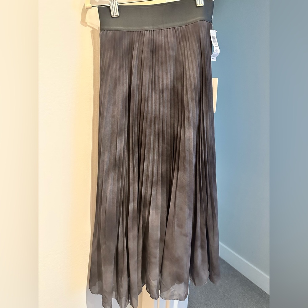 Aritzia NWT Wilfred Charcoal Twirl Skirt - Picture 6 of 8